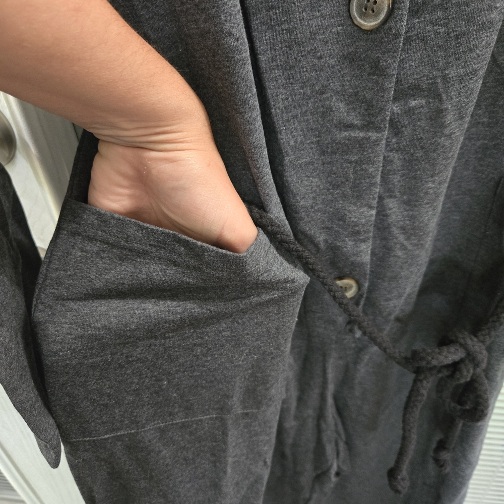 Simple Gray Top - Picture 6 of 7